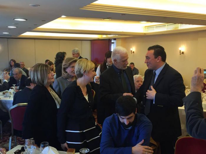 &Pi;&alpha;&rho;έ&alpha; &mu;&epsilon; &Alpha;&rho;&kappa;ά&delta;&epsilon;&sigmaf; &tau;&eta;&sigmaf; &Alpha;&theta;ή&nu;&alpha;&sigmaf; &tau;&eta;&nu; &Kappa;&upsilon;&rho;&iota;&alpha;&kappa;ή &omicron; &Kappa;ώ&sigma;&tau;&alpha;&sigmaf; &Beta;&lambda;ά&sigma;&eta;&sigmaf; (&epsilon;&iota;&kappa;ό&nu;&epsilon;&sigmaf;)