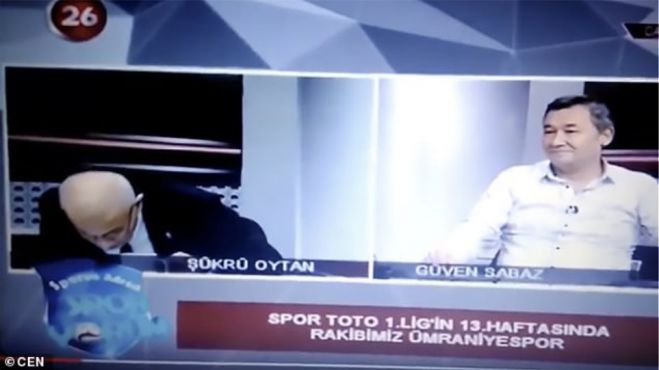 &Tau;&omicron;ύ&rho;&kappa;&omicron;&sigmaf; &delta;&eta;&mu;&omicron;&sigma;&iota;&omicron;&gamma;&rho;ά&phi;&omicron;&sigmaf; &upsilon;&pi;έ&sigma;&tau;&eta; &kappa;&alpha;&rho;&delta;&iota;&alpha;&kappa;ή &pi;&rho;&omicron;&sigma;&beta;&omicron;&lambda;ή on air (vd)