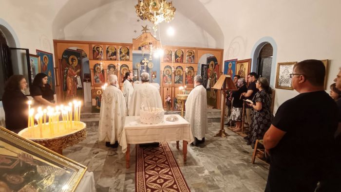 &Tau;&omicron; &epsilon;&xi;&omega;&kappa;&lambda;ή&sigma;&iota; &tau;&eta;&sigmaf; &Pi;&alpha;&nu;&alpha;&gamma;ί&alpha;&sigmaf; &sigma;&tau;&eta; &Sigma;ί&tau;&alpha;&iota;&nu;&alpha; &phi;&omega;&tau;ί&sigma;&tau;&eta;&kappa;&epsilon; &tau;&eta;&nu; &Alpha;&gamma;&rho;&upsilon;&pi;&nu;ί&alpha; &pi;&omicron;&upsilon; ή&tau;&alpha;&nu; &alpha;&phi;&iota;&epsilon;&rho;&omega;&mu;έ&nu;&eta; &sigma;&tau;&omicron;&nu; Ά&gamma;&iota;&omicron; &Lambda;&omicron;&upsilon;&kappa;ά &tau;&omicron;&nu; &Iota;&alpha;&tau;&rho;ό (&epsilon;&iota;&kappa;ό&nu;&epsilon;&sigmaf;)
