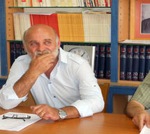 &laquo;&Omicron; &kappa;ό&sigma;&mu;&omicron;&sigmaf; &theta;&alpha; &pi;&lambda;&eta;&rho;ώ&nu;&epsilon;&iota; &tau;&alpha; &sigma;&kappa;&omicron;&upsilon;&pi;ί&delta;&iota;&alpha; &tau;&omicron;&upsilon;, &alpha;&kappa;&rho;&iota;&beta;ό&tau;&epsilon;&rho;&alpha; &alpha;&pi;ό &tau;&omicron; &psi;&omega;&mu;ί&raquo;!