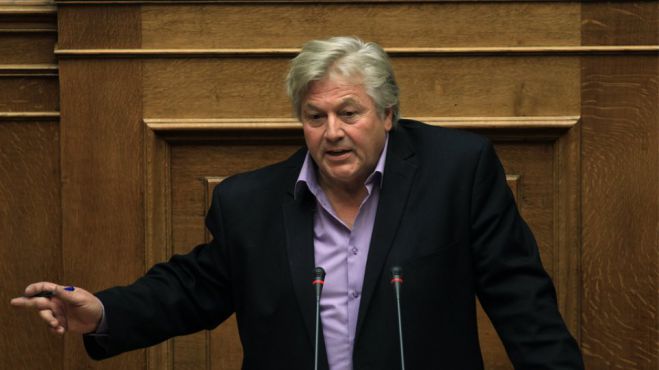 Παπαχριστόπουλος: &quot;Παραδίδω την έδρα-Τιμή μου εάν είμαι υποψήφιος με τον ΣΥΡΙΖΑ&quot;