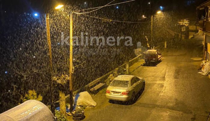 Πυκνή χιονόπτωση μέσα στη νύχτα στα Μαγούλιανα Γορτυνίας! (εικόνες)