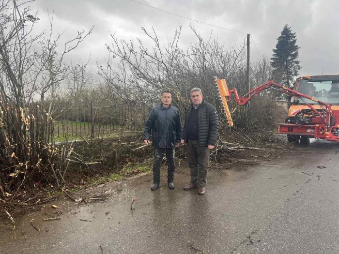 &Epsilon;&rho;&gamma;&alpha;&sigma;ί&epsilon;&sigmaf; &sigma;&tau;&omicron; &chi;&omega;&rho;&iota;ό &Sigma;&tau;&rho;ί&gamma;&kappa;&omicron;&upsilon; | &Alpha;&nu;&tau;&iota;&delta;ή&mu;&alpha;&rho;&chi;&omicron;&sigmaf; &Kappa;&omicron;ύ&rho;&omicron;&sigmaf;: "&Omicron; &Delta;ή&mu;&omicron;&sigmaf; &pi;&alpha;&rho;&alpha;&mu;έ&nu;&epsilon;&iota; &pi;&alpha;&rho;ώ&nu; &sigma;&epsilon; &kappa;ά&theta;&epsilon; &gamma;&omega;&nu;&iota;ά &tau;&omicron;&upsilon; &tau;ό&pi;&omicron;&upsilon; &mu;&alpha;&sigmaf;"