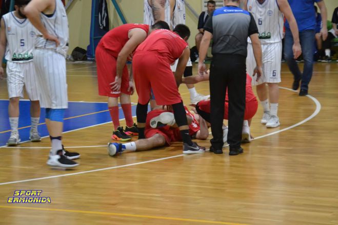 &Delta;&iota;&alpha;&mu;&alpha;&rho;&tau;ύ&rho;&epsilon;&tau;&alpha;&iota; &omicron; &Pi;ή&gamma;&alpha;&sigma;&omicron;&sigmaf;: "Ύ&pi;&omicron;&upsilon;&lambda;&omicron; &tau;&omicron; &chi;&tau;ύ&pi;&eta;&mu;&alpha; &sigma;&tau;&omicron;&nu; &Kappa;&omicron;&psi;&alpha;ύ&tau;&eta;"