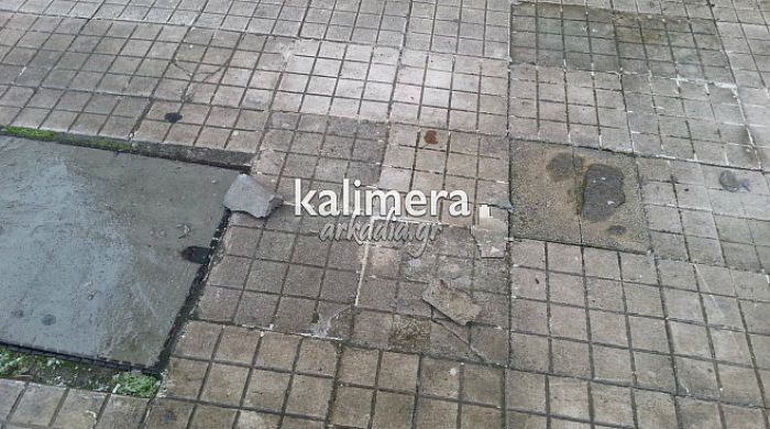 &Kappa;&omicron;&mu;&mu;ά&tau;&iota;&alpha; &laquo;έ&phi;&upsilon;&gamma;&alpha;&nu;&raquo; &alpha;&pi;ό &mu;&pi;&alpha;&lambda;&kappa;ό&nu;&iota; &kappa;&alpha;&iota; έ&pi;&epsilon;&sigma;&alpha;&nu; &sigma;&epsilon; &pi;&epsilon;&zeta;&omicron;&delta;&rho;ό&mu;&iota;&omicron; &tau;&eta;&sigmaf; &Tau;&rho;ί&pi;&omicron;&lambda;&eta;&sigmaf;&hellip;