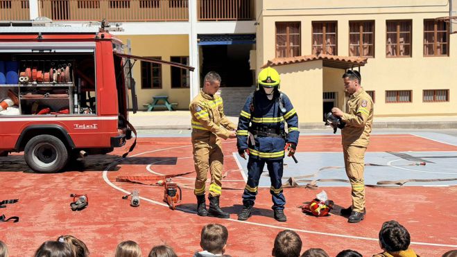 Πυροσβεστικές ενημερώσεις σε Δημοτικό Σχολείο Λεωνιδίου και 2ο Δημοτικό Σχολείο Τρίπολης (εικόνες)