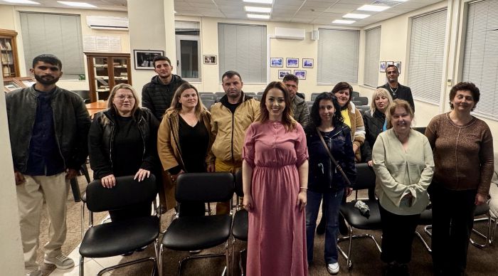 &Mu;&alpha;&theta;&eta;&tau;έ&sigmaf; &tau;&omicron;&upsilon; &Sigma;&Delta;&Epsilon; &Tau;&rho;ί&pi;&omicron;&lambda;&eta;&sigmaf; &sigma;&upsilon;&mu;&mu;&epsilon;&tau;&epsilon;ί&chi;&alpha;&nu; &sigma;&tau;&omicron; &pi;&rho;ό&gamma;&rho;&alpha;&mu;&mu;&alpha; &laquo;&Zeta;ή&sigma;&epsilon; &bull; &Alpha;&gamma;ά&pi;&alpha; &bull; &Eta;&gamma;ή&sigma;&omicron;&upsilon;&raquo; &sigma;&tau;&eta;&nu; &kappa;&epsilon;&nu;&tau;&rho;&iota;&kappa;ή &beta;&iota;&beta;&lambda;&iota;&omicron;&theta;ή&kappa;&eta; &Tau;&rho;ί&pi;&omicron;&lambda;&eta;&sigmaf;