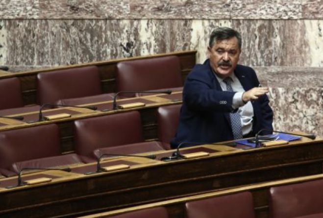 Η ΕΛΑΣ ψάχνει οκτώ μήνες τον Χρήστο Παππά, αλλά ο Χίος τον βρήκε και του πήρε και συνέντευξη...