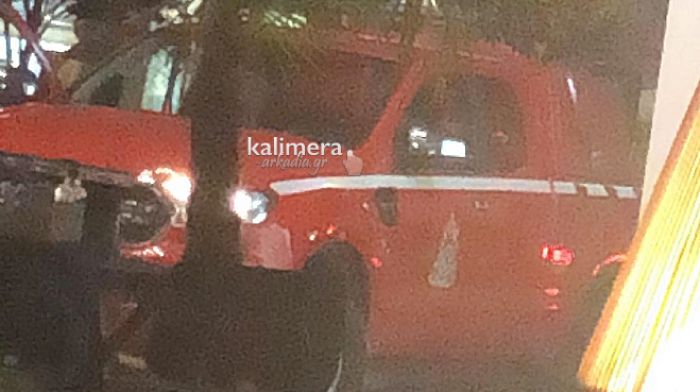&Phi;&omega;&tau;&iota;ά &pi;ή&rho;&epsilon; &sigma;ό&mu;&pi;&alpha; &sigma;&epsilon; caf&eacute; &tau;&eta;&sigmaf; &pi;ό&lambda;&eta;&sigmaf; &ndash; Έ&sigma;&pi;&epsilon;&upsilon;&sigma;&epsilon; &eta; &pi;&upsilon;&rho;&omicron;&sigma;&beta;&epsilon;&sigma;&tau;&iota;&kappa;ή