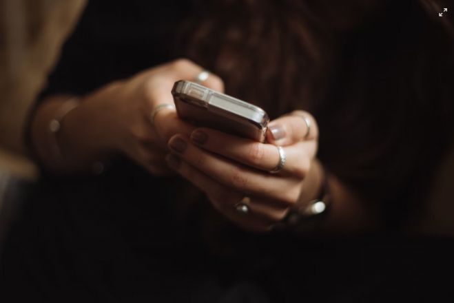 Έ&rho;&chi;&epsilon;&tau;&alpha;&iota; &tau;&omicron; &laquo;&Kappa;&omicron;&mu;&beta;ί&omicron;&nu; &Pi;&alpha;&nu;&iota;&kappa;&omicron;ύ&raquo; &sigma;&tau;&alpha; &kappa;&iota;&nu;&eta;&tau;ά &mu;&alpha;&sigmaf;!