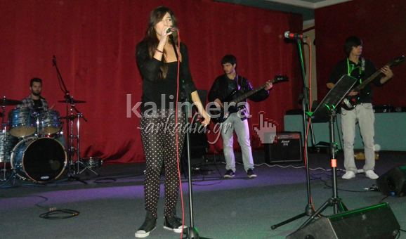 &Nu;&epsilon;&alpha;&nu;&iota;&kappa;ά &rho;&omicron;&kappa; &sigma;&upsilon;&gamma;&kappa;&rho;&omicron;&tau;ή&mu;&alpha;&tau;&alpha; &tau;&eta;&sigmaf; &Tau;&rho;ί&pi;&omicron;&lambda;&eta;&sigmaf; &tau;&rho;&alpha;&gamma;&omicron;ύ&delta;&eta;&sigma;&alpha;&nu; &sigma;&tau;&omicron; &Pi;&nu;&epsilon;&upsilon;&mu;&alpha;&tau;&iota;&kappa;ό &Kappa;έ&nu;&tau;&rho;&omicron; (vd)!