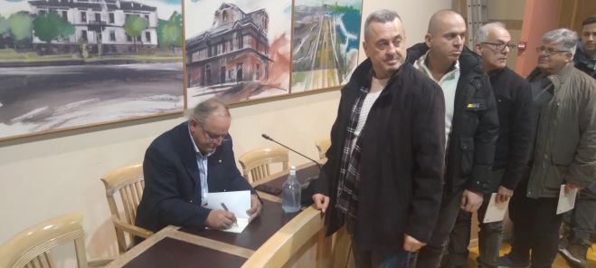 &Mu;&iota;&alpha; &epsilon;&xi;&alpha;&iota;&rho;&epsilon;&tau;&iota;&kappa;ή &pi;&alpha;&rho;&omicron;&upsilon;&sigma;ί&alpha;&sigma;&eta; &beta;&iota;&beta;&lambda;ί&omicron;&upsilon; &pi;&omicron;&iota;ή&mu;&alpha;&tau;&omicron;&sigmaf; &tau;&omicron;&upsilon; &Gamma;&iota;ώ&rho;&gamma;&omicron;&upsilon; &Pi;&alpha;&nu;&alpha;&gamma;&iota;&omega;&tau;&alpha;&kappa;ό&pi;&omicron;&upsilon;&lambda;&omicron;&upsilon;