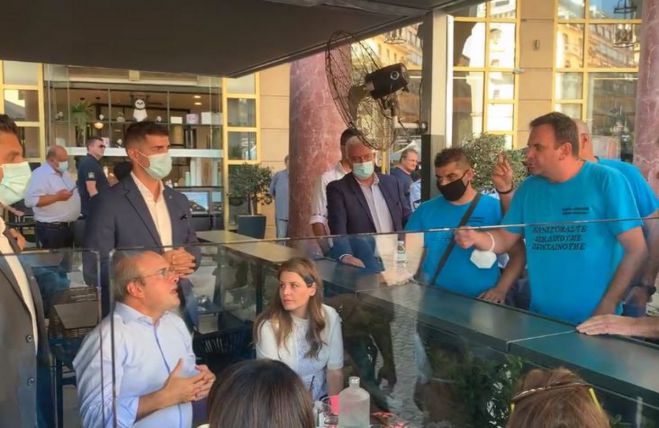 &Kappa;&omega;&sigma;&tau;ή&sigmaf; &Chi;&alpha;&tau;&zeta;&eta;&delta;ά&kappa;&eta;&sigmaf; | &Alpha;&pi;&omicron;&lambda;&upsilon;&mu;έ&nu;&omicron;&iota; &epsilon;&rho;&gamma;&alpha;&zeta;ό&mu;&epsilon;&nu;&omicron;&iota; &tau;&omicron;&upsilon; &tau;&alpha; &laquo;έ&psi;&alpha;&lambda;&lambda;&alpha;&nu;&raquo; &epsilon;&nu;ώ έ&pi;&iota;&nu;&epsilon; &kappa;&alpha;&phi;έ &sigma;&tau;&eta; &Theta;&epsilon;&sigma;&sigma;&alpha;&lambda;&omicron;&nu;ί&kappa;&eta; (vd)