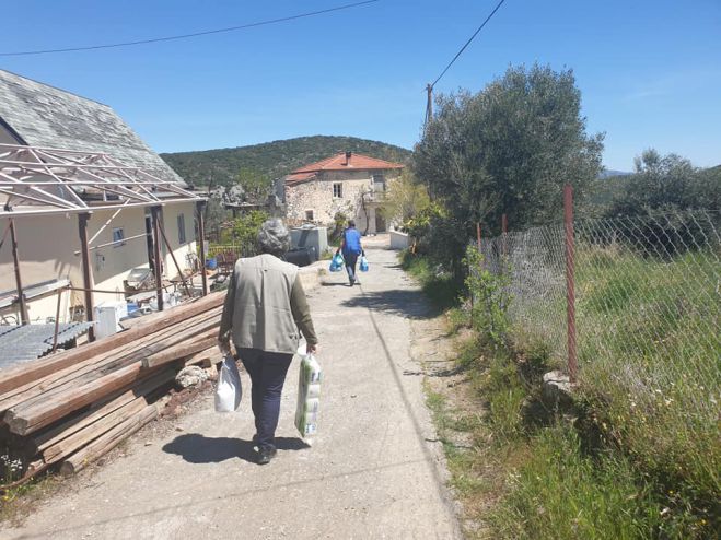 Τρόφιμα σε 90 οικογένειες διανεμήθηκαν στη Βόρεια Κυνουρία! (εικόνες)