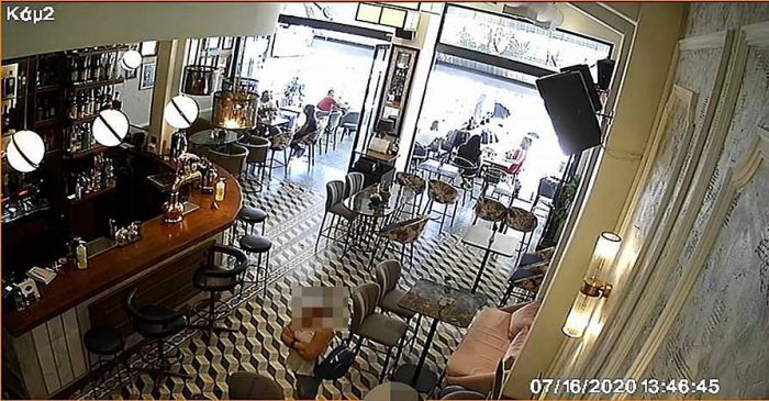 Κάμερες κατέγραψαν κλοπή σε καφετέρια της Τρίπολης!