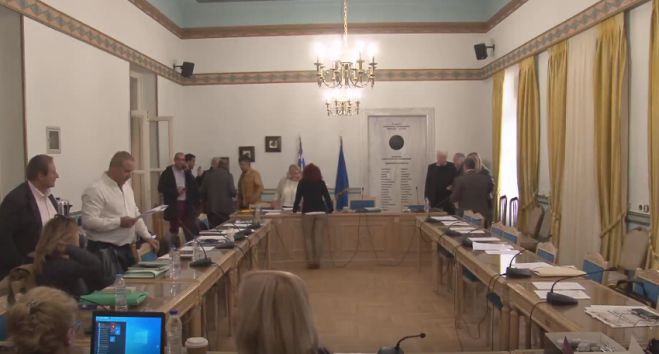 &Pi;&epsilon;&rho;&iota;&phi;έ&rho;&epsilon;&iota;&alpha; | &Omicron;&iota;&kappa;&omicron;&nu;&omicron;&mu;&iota;&kappa;ή &Epsilon;&pi;&iota;&tau;&rho;&omicron;&pi;ή &tau;&eta;&nu; &Pi;&alpha;&rho;&alpha;&sigma;&kappa;&epsilon;&upsilon;ή &sigma;&tau;&eta;&nu; &Tau;&rho;ί&pi;&omicron;&lambda;&eta; - &Tau;&alpha; &theta;έ&mu;&alpha;&tau;&alpha; &gamma;&iota;&alpha; &tau;&eta;&nu; &Alpha;&rho;&kappa;&alpha;&delta;ί&alpha;
