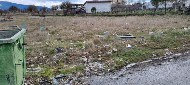 &Pi;&alpha;&rho;έ&mu;&beta;&alpha;&sigma;&eta; &Sigma;&mu;&upsilon;&rho;&nu;&iota;ώ&tau;&eta; &gamma;&iota;&alpha; &mu;ί&nu;&iota; &sigma;&kappa;&omicron;&upsilon;&pi;&iota;&delta;ό&tau;&omicron;&pi;&omicron; &kappa;&alpha;&iota; &alpha;&kappa;&alpha;&theta;ά&rho;&iota;&sigma;&tau;&alpha; &chi;&alpha;&nu;&tau;ά&kappa;&iota;&alpha; &sigma;&tau;&alpha; &Chi;ά&nu;&iota;&alpha; &Sigma;&kappa;&omicron;&pi;ή&sigmaf; (&epsilon;&iota;&kappa;ό&nu;&epsilon;&sigmaf;)