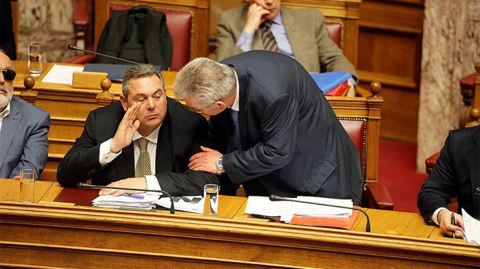 &Nu;έ&epsilon;&sigmaf; &alpha;&pi;&omicron;&kappa;&alpha;&lambda;ύ&psi;&epsilon;&iota;&sigmaf; &alpha;&pi;ό &tau;&alpha; &Pi;&alpha;&rho;&alpha;&pi;&omicron;&lambda;&iota;&tau;&iota;&kappa;ά: "&Omicron; &Kappa;&alpha;&mu;&mu;έ&nu;&omicron;&sigmaf; &zeta;&eta;&tau;ά &mu;&pi;&rho;&omicron;&sigma;&tau;ά &sigma;&tau;&omicron;&nu; &Tau;&sigma;ί&pi;&rho;&alpha; &nu;&alpha; &sigma;&upsilon;&lambda;&lambda;ά&beta;&omicron;&upsilon;&nu; &delta;&eta;&mu;&omicron;&sigma;&iota;&omicron;&gamma;&rho;ά&phi;&omicron;&upsilon;&sigmaf;"