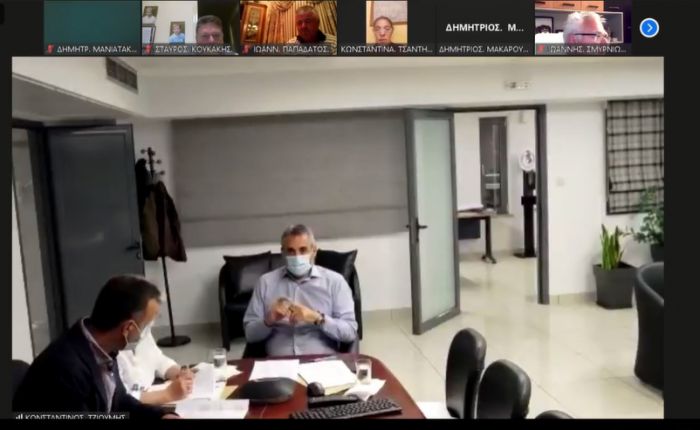 Live &tau;&omicron; &Delta;&eta;&mu;&omicron;&tau;&iota;&kappa;ό &Sigma;&upsilon;&mu;&beta;&omicron;ύ&lambda;&iota;&omicron; &Tau;&rho;ί&pi;&omicron;&lambda;&eta;&sigmaf;