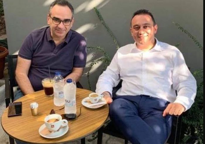 Ο καφές Βλάση - Κοντοζαμάνη στην κεντρική πλατεία του Άστρους!