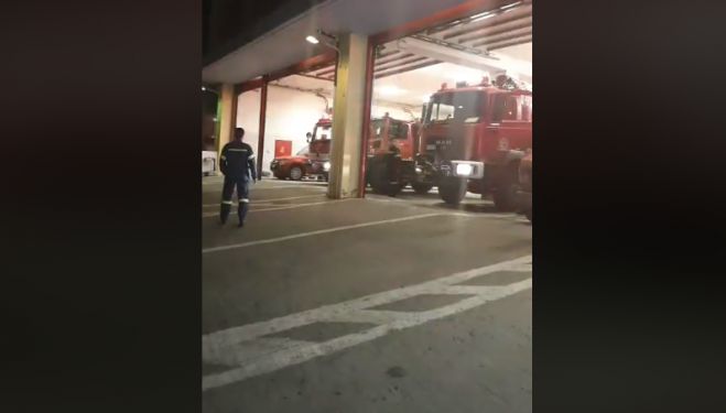 Οι σειρήνες της Πυροσβεστικής για το &quot;Χριστός Ανέστη&quot; στην Τρίπολη! (vd)