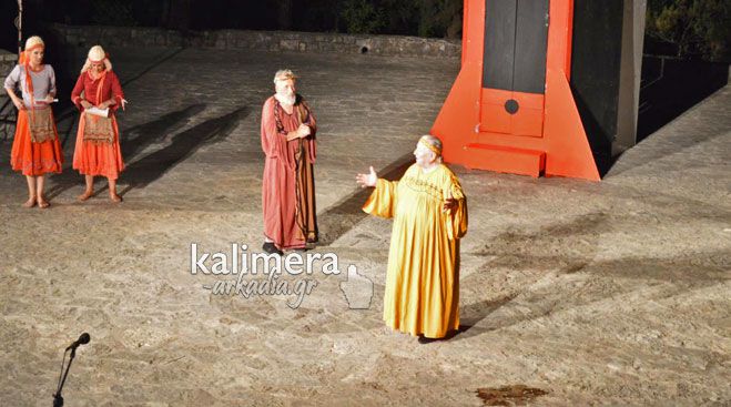 Άφθονο γέλιο σκόρπισαν Ψάλτης, Βουτσάς και Βαμβακίδης με τον «Πλούτο» στην Τρίπολη (vd)