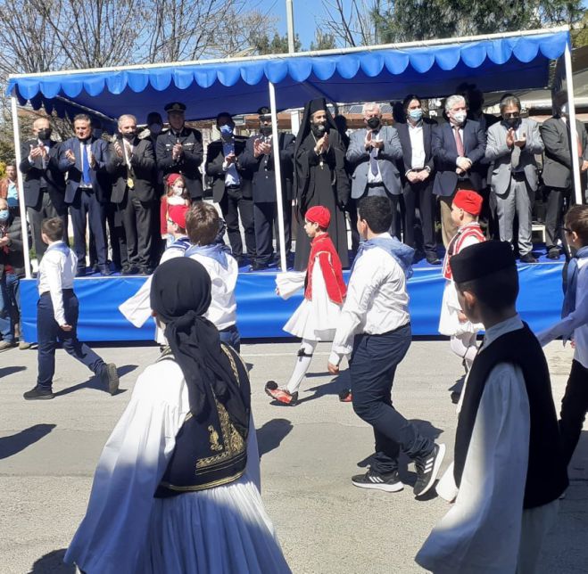 &Eta; &Mu;&epsilon;&gamma;&alpha;&lambda;ό&pi;&omicron;&lambda;&eta; &tau;ί&mu;&eta;&sigma;&epsilon; &tau;&eta;&nu; &epsilon;&pi;έ&tau;&epsilon;&iota;&omicron; &tau;&eta;&sigmaf; 25&eta;&sigmaf; &Mu;&alpha;&rho;&tau;ί&omicron;&upsilon; (&epsilon;&iota;&kappa;ό&nu;&epsilon;&sigmaf;)