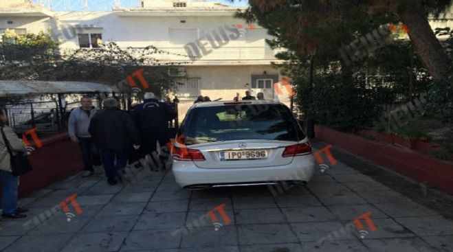 Κηδεία Παντελίδη: Σε λαϊκό προσκύνημα η σορός - Φιλαρμονική έπαιζε την μουσική του (vd)