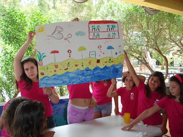 &Pi;&epsilon;&rho;ί&pi;&omicron;&upsilon; 700 &pi;&alpha;&iota;&delta;&iota;ά &theta;&alpha; &phi;&iota;&lambda;&omicron;&xi;&epsilon;&nu;&eta;&theta;&omicron;ύ&nu; &phi;έ&tau;&omicron;&sigmaf; &sigma;&tau;&iota;&sigmaf; &pi;&alpha;&iota;&delta;&iota;&kappa;έ&sigmaf; &kappa;&alpha;&tau;&alpha;&sigma;&kappa;&eta;&nu;ώ&sigma;&epsilon;&iota;&sigmaf; (&epsilon;&iota;&kappa;ό&nu;&epsilon;&sigmaf;)