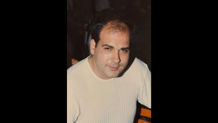 &Tau;&eta;&nu; &Tau;&rho;ί&tau;&eta; &eta; &kappa;&eta;&delta;&epsilon;ί&alpha; &tau;&omicron;&upsilon; 52&chi;&rho;&omicron;&nu;&omicron;ύ &upsilon;&pi;&alpha;&lambda;&lambda;ή&lambda;&omicron;&upsilon; &tau;&omicron;&upsilon; &Epsilon;&Kappa;&Alpha;&Beta;, &Nu;&iota;&kappa;&omicron;&lambda;ά&omicron;&upsilon; &Delta;&omicron;&upsilon;&mu;ά&zeta;&omicron;&upsilon;