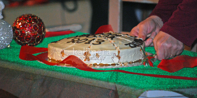 &Kappa;&omicron;&pi;ή &pi;ί&tau;&alpha;&sigmaf; &kappa;&alpha;&iota; &gamma;&epsilon;&nu;&iota;&kappa;ή &sigma;&upsilon;&nu;έ&lambda;&epsilon;&upsilon;&sigma;&eta; &sigma;&tau;&eta; &Theta;&epsilon;&alpha;&tau;&rho;&iota;&kappa;ή &Omicron;&mu;ά&delta;&alpha; &Tau;&rho;ί&pi;&omicron;&lambda;&eta;&sigmaf; (&epsilon;&iota;&kappa;ό&nu;&epsilon;&sigmaf;)!