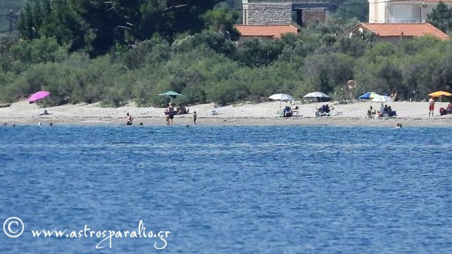 &Sigma;&tau;&eta;&nu; &alpha;&kappa;&tau;&omicron;&gamma;&rho;&alpha;&mu;&mu;ή &alpha;&pi;ό &tau;&iota;&sigmaf; &laquo;&Pi;ό&rho;&tau;&epsilon;&sigmaf;&raquo; &omega;&sigmaf; &tau;&omicron; &lambda;&iota;&mu;ά&nu;&iota; &Pi;&alpha;&rho;&alpha;&lambda;ί&omicron;&upsilon; Ά&sigma;&tau;&rho;&omicron;&upsilon;&sigmaf; (vd)