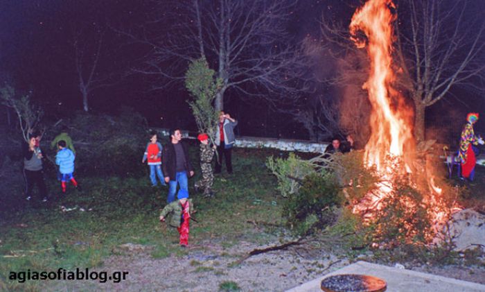 Το έθιμο του «Καλολόγου» στην Αγία Σοφία Κυνυρίας!