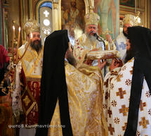 Θεία Λειτουργία στον Ιερό Ναό των Αγίων Νεομαρτύρων και του Προφήτου Ηλιού Τριπόλεως (εικόνες)