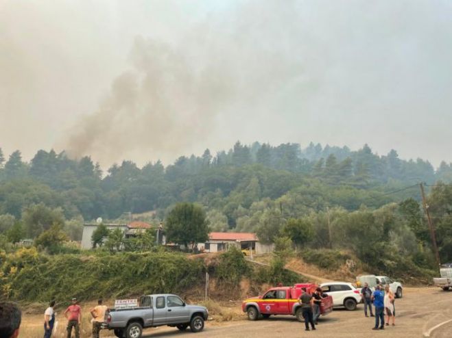 Ύφεση στη φωτιά της Γορτυνίας, παραμένουν μικροεστίες - Ανάγκη να συνεχιστούν οι ρίψεις από εναέρια μέσα