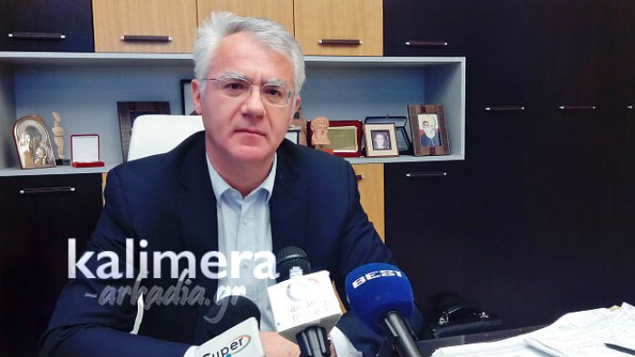 &Sigma;&mu;&upsilon;&rho;&nu;&iota;ώ&tau;&eta;&sigmaf;: &laquo;&Omicron; &Pi;&alpha;&upsilon;&lambda;ή&sigmaf; &mu;ά&sigmaf; έ&lambda;&epsilon;&gamma;&epsilon; ό&tau;&iota; &epsilon;ί&chi;&epsilon; έ&tau;&omicron;&iota;&mu;&eta; &lambda;ύ&sigma;&eta; &gamma;&iota;&alpha; &tau;&alpha; &sigma;&kappa;&omicron;&upsilon;&pi;ί&delta;&iota;&alpha;. &Upsilon;&pi;&omicron;&tau;&iota;&mu;ά &tau;&eta; &nu;&omicron;&eta;&mu;&omicron;&sigma;ύ&nu;&eta; &tau;&omega;&nu; &pi;&omicron;&lambda;&iota;&tau;ώ&nu;&raquo; (vd)