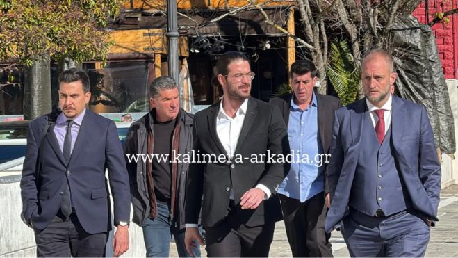 &Sigma;&tau;&omicron; &Delta;&iota;&kappa;&alpha;&sigma;&tau;&iota;&kappa;ό &Mu;έ&gamma;&alpha;&rho;&omicron; &Tau;&rho;ί&pi;&omicron;&lambda;&eta;&sigmaf; &omicron; Ά&rho;&eta;&sigmaf; &Mu;&omicron;&upsilon;&gamma;&kappa;&omicron;&pi;έ&tau;&rho;&omicron;&sigmaf; (vd)