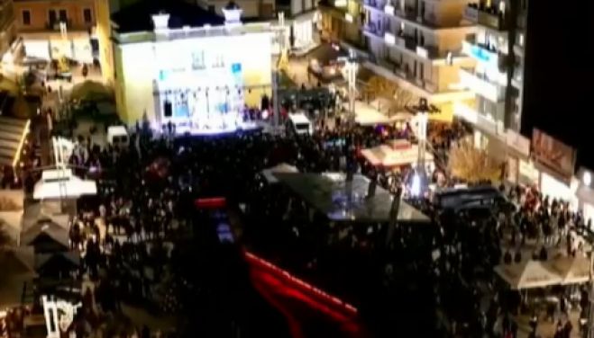 Live &tau;&omicron; ά&nu;&alpha;&mu;&mu;&alpha; &tau;&omicron;&upsilon; &Chi;&rho;&iota;&sigma;&tau;&omicron;&upsilon;&gamma;&epsilon;&nu;&nu;&iota;ά&tau;&iota;&kappa;&omicron;&upsilon; &delta;έ&nu;&tau;&rho;&omicron;&upsilon; &sigma;&tau;&eta;&nu; &Tau;&rho;ί&pi;&omicron;&lambda;&eta;!