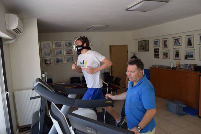 &Kappa;ά&tau;&omicron;&iota;&kappa;&omicron;&sigmaf; &Theta;&epsilon;&sigma;&sigma;&alpha;&lambda;&omicron;&nu;ί&kappa;&eta;&sigmaf; &omicron; &pi;&rho;ώ&eta;&nu; &alpha;&rho;&chi;&eta;&gamma;ό&sigmaf; &tau;&omicron;&upsilon; &Alpha;&sigma;&tau;έ&rho;&alpha; &Tau;&rho;ί&pi;&omicron;&lambda;&eta;&sigmaf;! (&epsilon;&iota;&kappa;ό&nu;&epsilon;&sigmaf;)