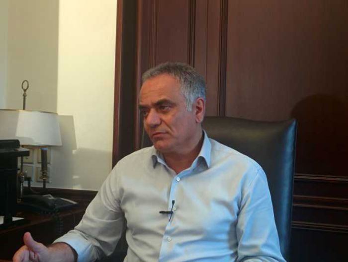 &Sigma;&kappa;&omicron;&upsilon;&rho;&lambda;έ&tau;&eta;&sigmaf;: "&Alpha;&pi;&lambda;ή &alpha;&nu;&alpha;&lambda;&omicron;&gamma;&iota;&kappa;έ&sigmaf; &mu;&epsilon; &kappa;ά&pi;&omicron;&iota;&epsilon;&sigmaf; ... &delta;&iota;&kappa;&lambda;&epsilon;ί&delta;&epsilon;&sigmaf; &sigma;&tau;&iota;&sigmaf; &delta;&eta;&mu;&omicron;&tau;&iota;&kappa;έ&sigmaf; &kappa;&alpha;&iota; &pi;&epsilon;&rho;&iota;&phi;&epsilon;&rho;&epsilon;&iota;&alpha;&kappa;έ&sigmaf; &epsilon;&kappa;&lambda;&omicron;&gamma;έ&sigmaf;!