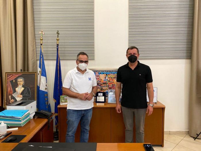 Καμπύλης σε Κοντοζαμάνη: "Πάνω από όλα δεν είσαι ο Υπουργός μας αλλά ο φίλος μας, που αγαπάς τον τόπο σου"