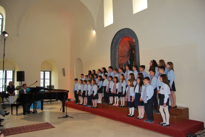 &Sigma;&tau;&omicron; "&Beta;&omicron;&upsilon;&lambda;&epsilon;&upsilon;&tau;&iota;&kappa;ό" &tau;&omicron;&upsilon; &Nu;&alpha;&upsilon;&pi;&lambda;ί&omicron;&upsilon; &eta; &Chi;&omicron;&rho;&omega;&delta;ί&alpha; &Tau;&rho;ί&pi;&omicron;&lambda;&eta;&sigmaf;