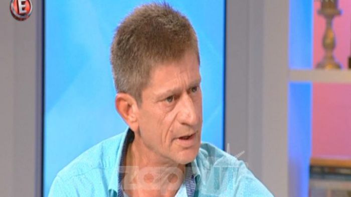 Θυμάστε τον "Φώτη" από την Τρίπολη στα "Εγκλήματα"; Από ηθοποιός, πλέον μοιράζει φυλλάδια για να ζήσει (vd)
