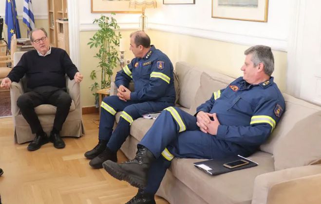 Η Περιφέρεια συνδράμει την Πυροσβεστική Υπηρεσία εν όψει της νέας αντιπυρικής περιόδου