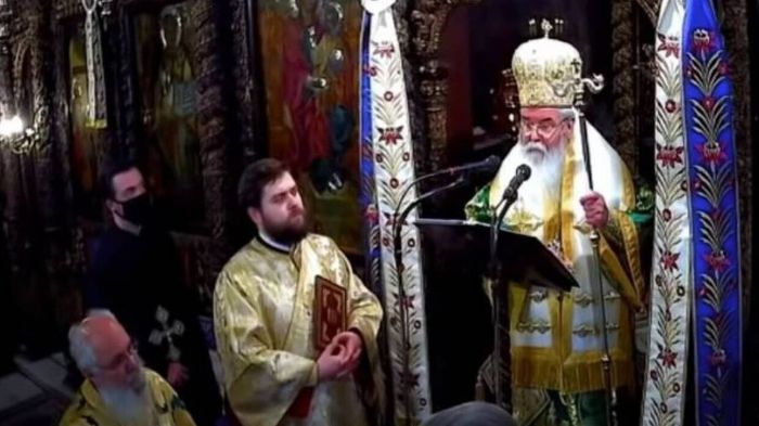 &Mu;&eta;&tau;&rho;&omicron;&pi;&omicron;&lambda;ί&tau;&eta;&sigmaf; &Kappa;&omicron;&zeta;ά&nu;&eta;&sigmaf;: &laquo;&Epsilon;&sigma;&epsilon;ί&sigmaf; &omicron;&iota; &gamma;&upsilon;&nu;&alpha;ί&kappa;&epsilon;&sigmaf; &delta;&epsilon;&nu; &mu;&pi;&omicron;&rho;&epsilon;ί&tau;&epsilon; &nu;&alpha; &kappa;&lambda;&epsilon;ί&sigma;&epsilon;&tau;&epsilon; &tau;&alpha; &sigma;&tau;ό&mu;&alpha;&tau;ά &sigma;&alpha;&sigmaf;; &Pi;ώ&sigmaf; &tau;&iota;&sigmaf; &alpha;&nu;&tau;έ&chi;&epsilon;&tau;&epsilon;;&raquo; (vd)