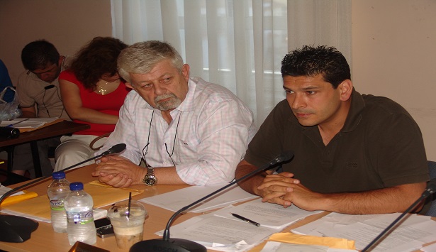 &laquo;Ό&chi;&iota;&raquo; &sigma;&kappa;&omicron;&upsilon;&pi;ί&delta;&iota;&alpha; &sigma;&tau;&eta;&nu; &pi;&epsilon;&rho;&iota;&omicron;&chi;ή &tau;&omicron;&upsilon; &laquo;&Pi;&lambda;&alpha;&tau;ώ&mu;&alpha;&tau;&omicron;&sigmaf;&raquo; &epsilon;ί&pi;&epsilon; &tau;&omicron; &Delta;&eta;&mu;&omicron;&tau;&iota;&kappa;ό &Sigma;&upsilon;&mu;&beta;&omicron;ύ&lambda;&iota;&omicron; &Tau;&rho;ί&pi;&omicron;&lambda;&eta;&sigmaf;