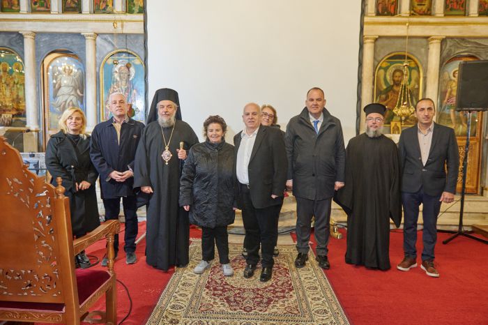 &Omicron; &Pi;&alpha;&nu;ά&gamma;&iota;&omicron;&sigmaf; &Tau;ά&phi;&omicron;&sigmaf;, &eta; &epsilon;&pi;&iota;&sigma;&tau;ή&mu;&eta; &kappa;&alpha;&iota; &tau;&omicron; &alpha;&nu;&theta;&rho;ώ&pi;&iota;&nu;&omicron; &delta;έ&omicron;&sigmaf; &sigma;&tau;&eta; &Delta;&eta;&mu;&eta;&tau;&sigma;ά&nu;&alpha;