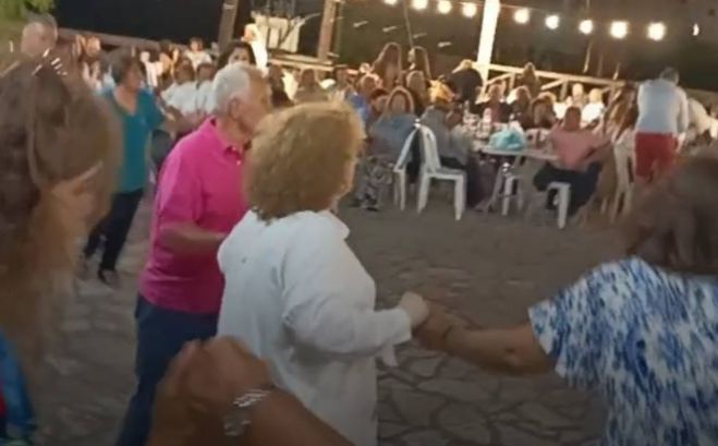 Γλέντι για το πανηγύρι της Αγίας Άννας στον Πλάτανο Κυνουρίας (εικόνες)