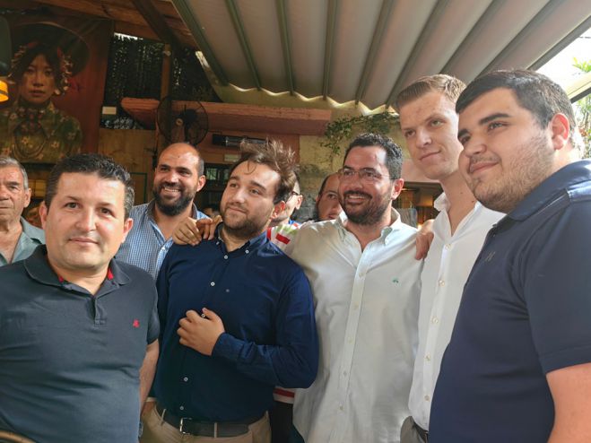 &Xi;&epsilon;&kappa;ά&theta;&alpha;&rho;&omicron;&sigmaf; &omicron; &Alpha;&nu;&delta;&rho;έ&alpha;&sigmaf; &Sigma;&pi;&upsilon;&rho;ό&pi;&omicron;&upsilon;&lambda;&omicron;&sigmaf; &tau;&omicron;&upsilon; &Pi;&Alpha;&Sigma;&Omicron;&Kappa; &alpha;&pi;ό &tau;&eta;&nu; &Tau;&rho;ί&pi;&omicron;&lambda;&eta;: "&Nu;&alpha;&iota; &sigma;&tau;&eta; &sigma;&tau;&alpha;&delta;&iota;&alpha;&kappa;ή &alpha;&pi;&omicron;&lambda;&iota;&gamma;&nu;&iota;&tau;&omicron;&pi;&omicron;ί&eta;&sigma;&eta; &mu;&epsilon; &sigma;&chi;έ&delta;&iota;&omicron; &kappa;&alpha;&iota; &delta;&eta;&mu;&omicron;&kappa;&rho;&alpha;&tau;ί&alpha;" (vd)