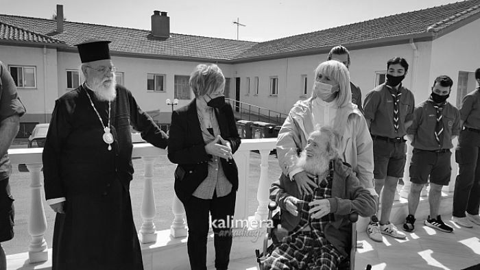 &Epsilon;&kappa;&omicron;&iota;&mu;ή&theta;&eta; &omicron; &Mu;&eta;&tau;&rho;&omicron;&pi;&omicron;&lambda;ί&tau;&eta;&sigmaf; &Nu;&epsilon;&alpha;&pi;ό&lambda;&epsilon;&omega;&sigmaf; &kappa;&alpha;&iota; &pi;ά&sigma;&eta;&sigmaf; &Sigma;&alpha;&mu;&alpha;&rho;&epsilon;ί&alpha;&sigmaf; &Alpha;&mu;&beta;&rho;ό&sigma;&iota;&omicron;&sigmaf; - &Sigma;&tau;&eta;&nu; &Tau;&rho;ί&pi;&omicron;&lambda;&eta; &eta; &Epsilon;&xi;ό&delta;&iota;&omicron;&sigmaf; &Alpha;&kappa;&omicron;&lambda;&omicron;&upsilon;&theta;ί&alpha;